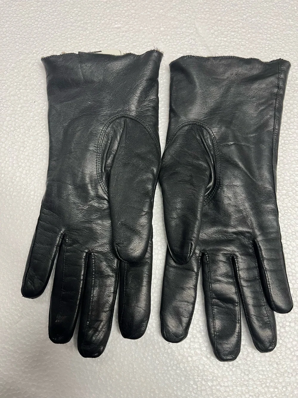 Etienne Aigner leather gloves Vintage